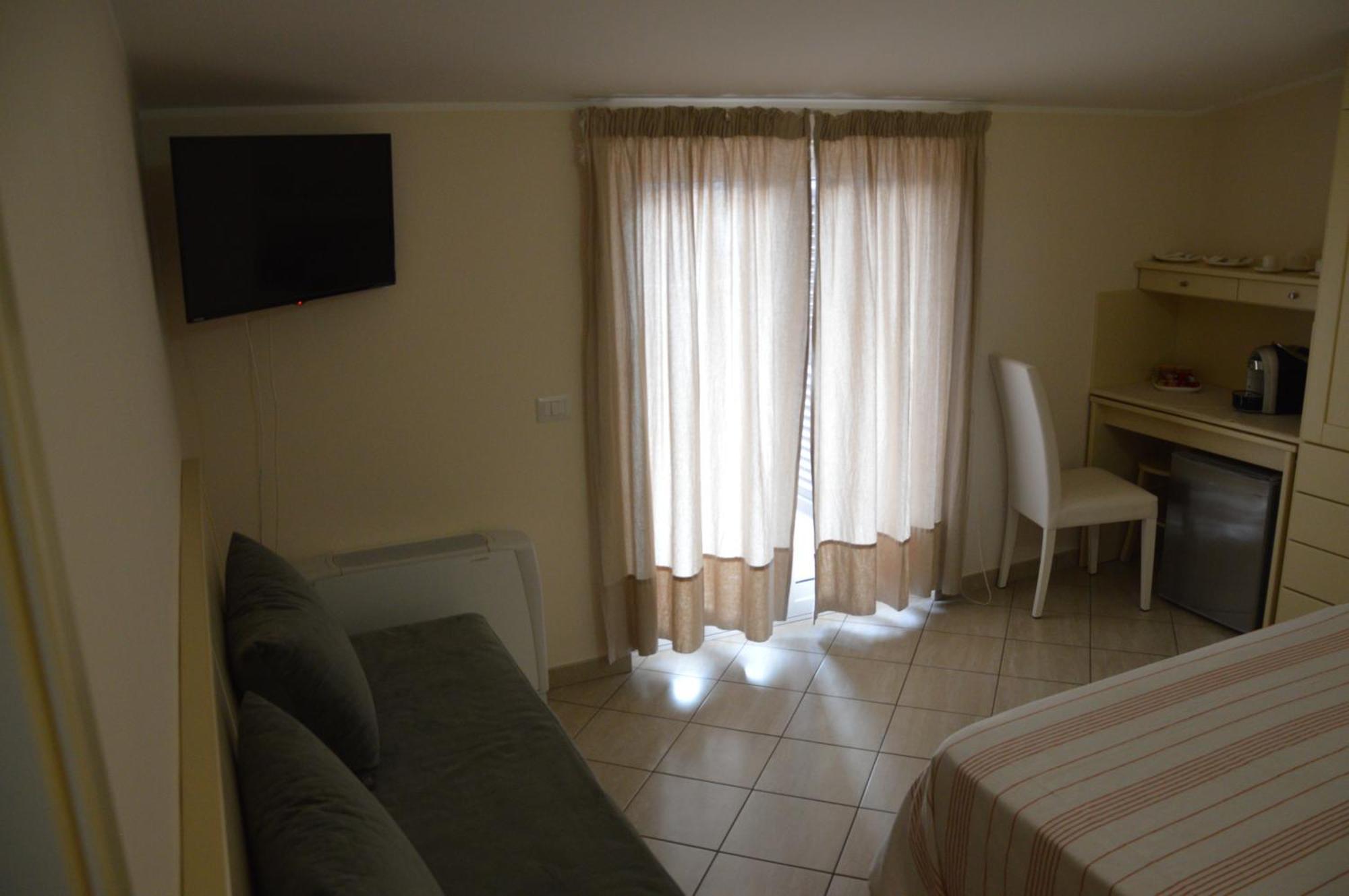 B&B E Casa Vacanza Al Castello Roccella Ionica Zewnętrze zdjęcie